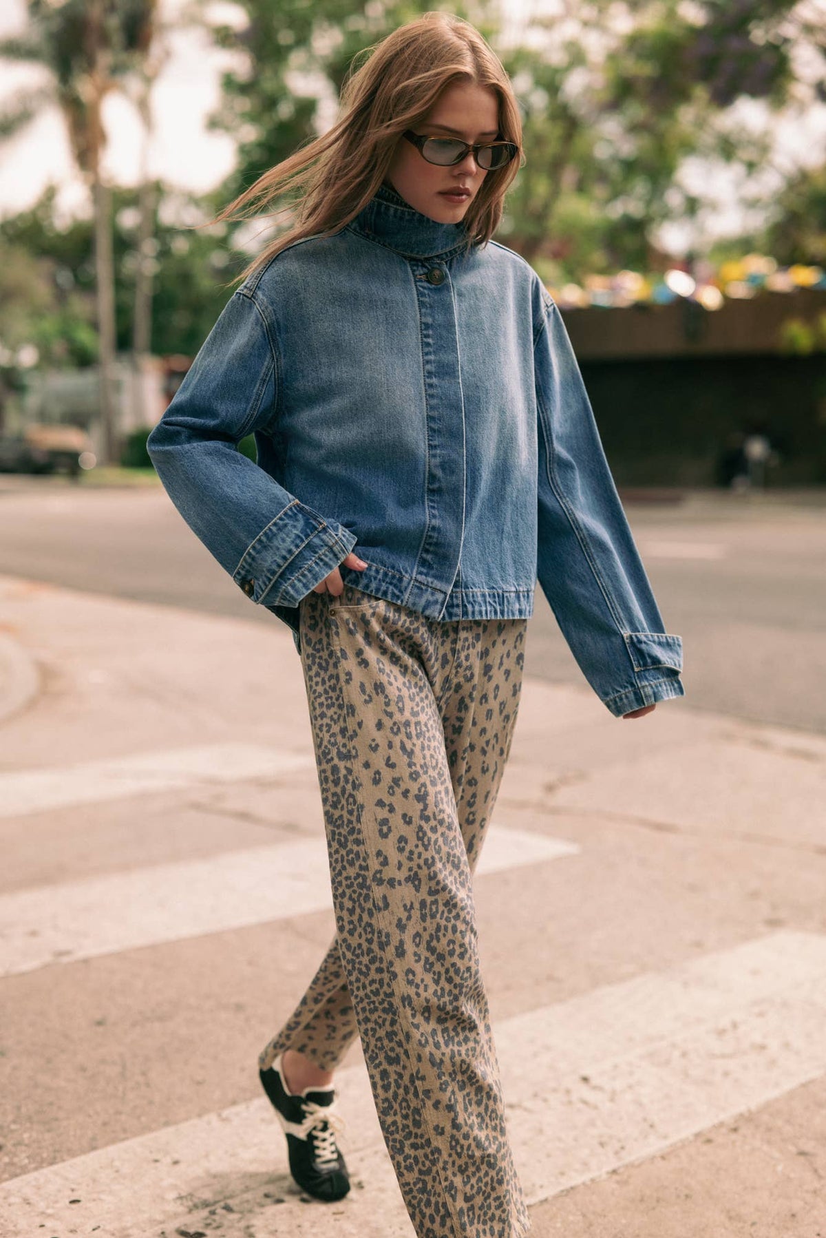 P6171   CHEETAH PRINT BARREL PANTS