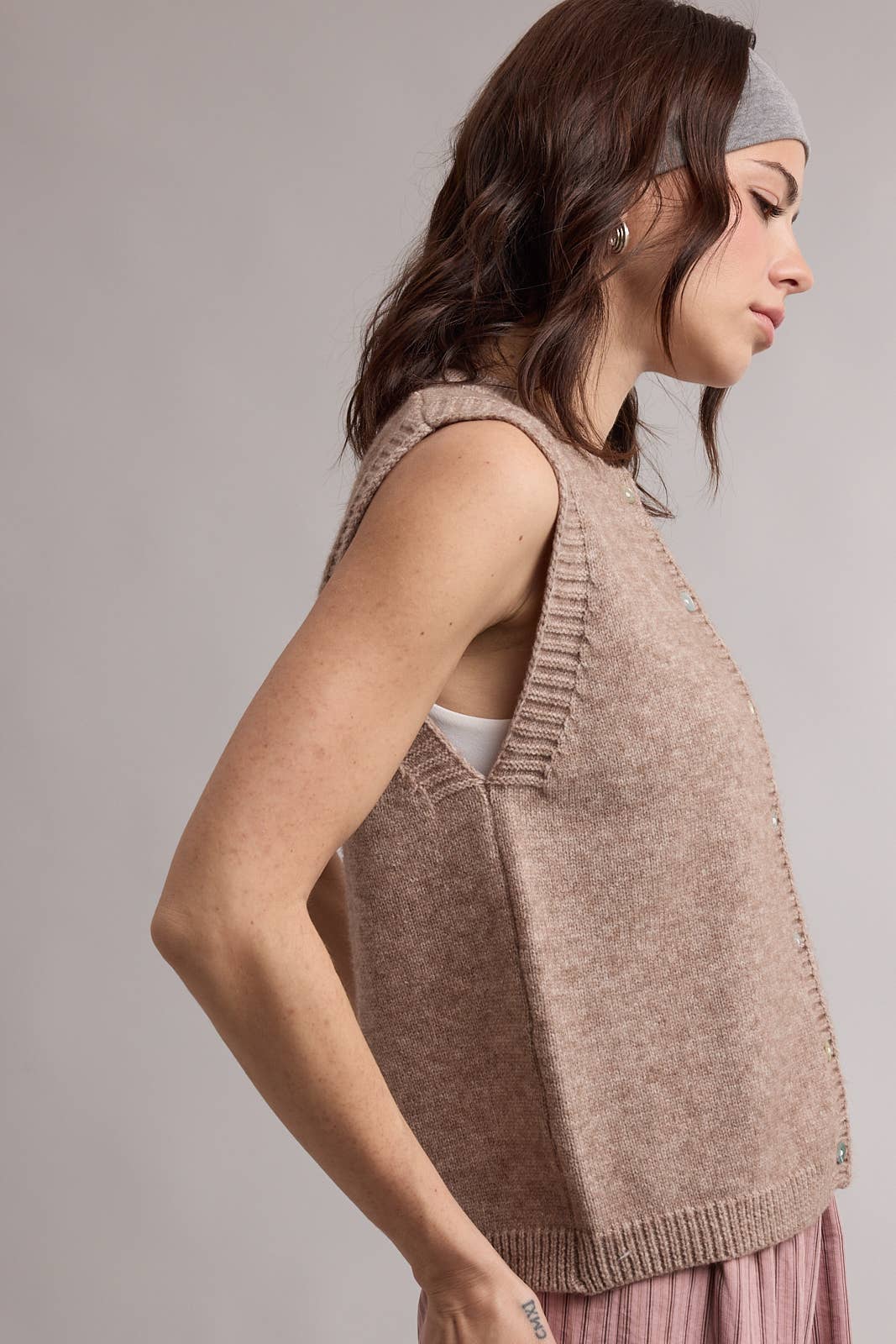 SLEEVELESS SWEATER VEST / WL26-13059