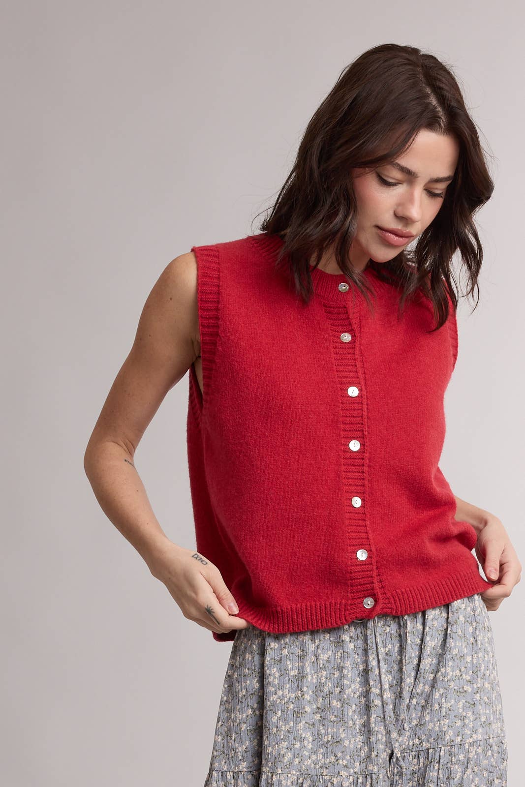 SLEEVELESS SWEATER VEST / WL26-13059