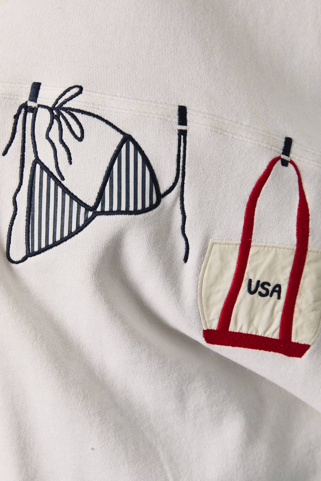 SWEATSHIRTS WITH CUTE GRAPHICS ON FRONT