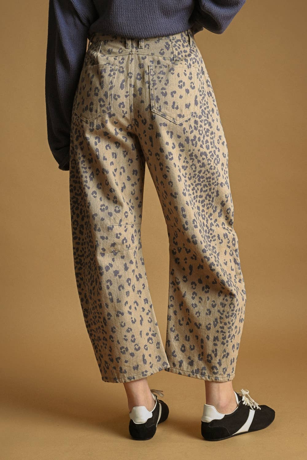 P6171   CHEETAH PRINT BARREL PANTS