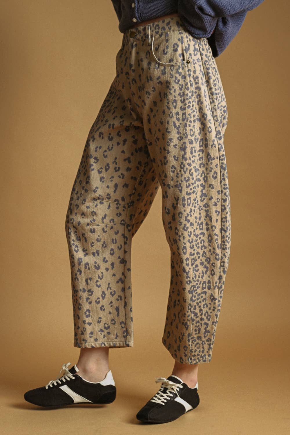 P6171   CHEETAH PRINT BARREL PANTS